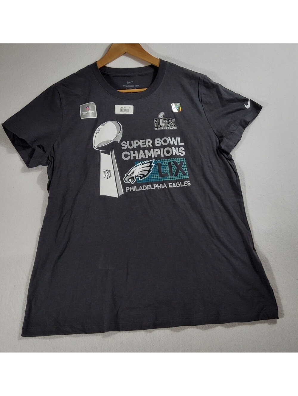 Nike Philadelphia Eagles T-Shirt Women's XL Gray Super Bowl LIX Champions